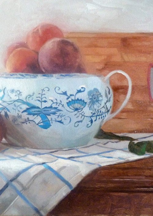 Peaches in a porcelain bowl by Radosveta Zhelyazkova