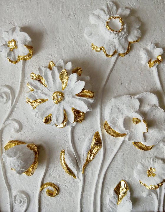 sculptural wall art "Flowers and Gold"