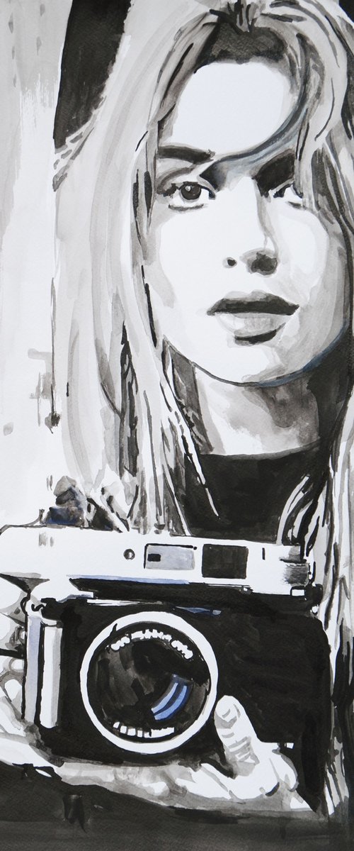 Girl with camera / 50 x 35 cm by Alexandra Djokic