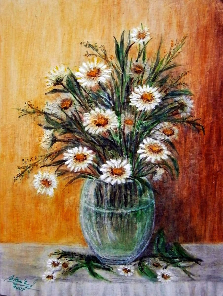 Daisy in a vase ... by Emlia Urbankov