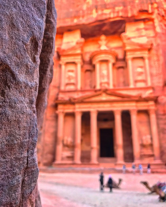 GLIMPSE OF PETRA