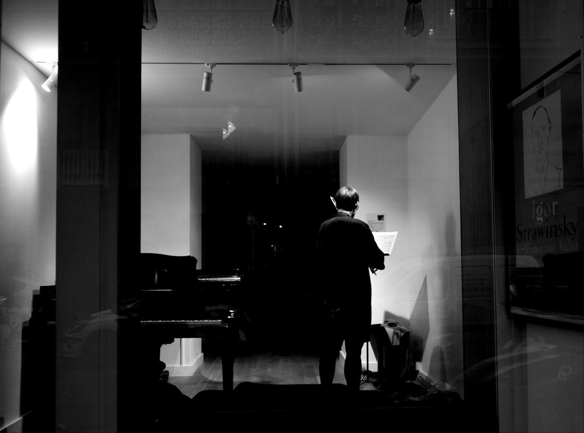 Paris Midnight Musician by Jo Tuck