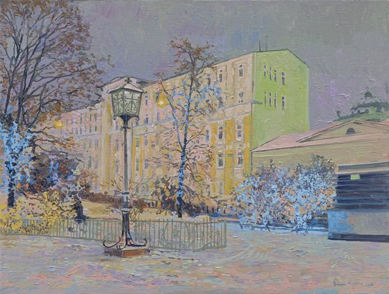 Lubyansky Proyezd at night
