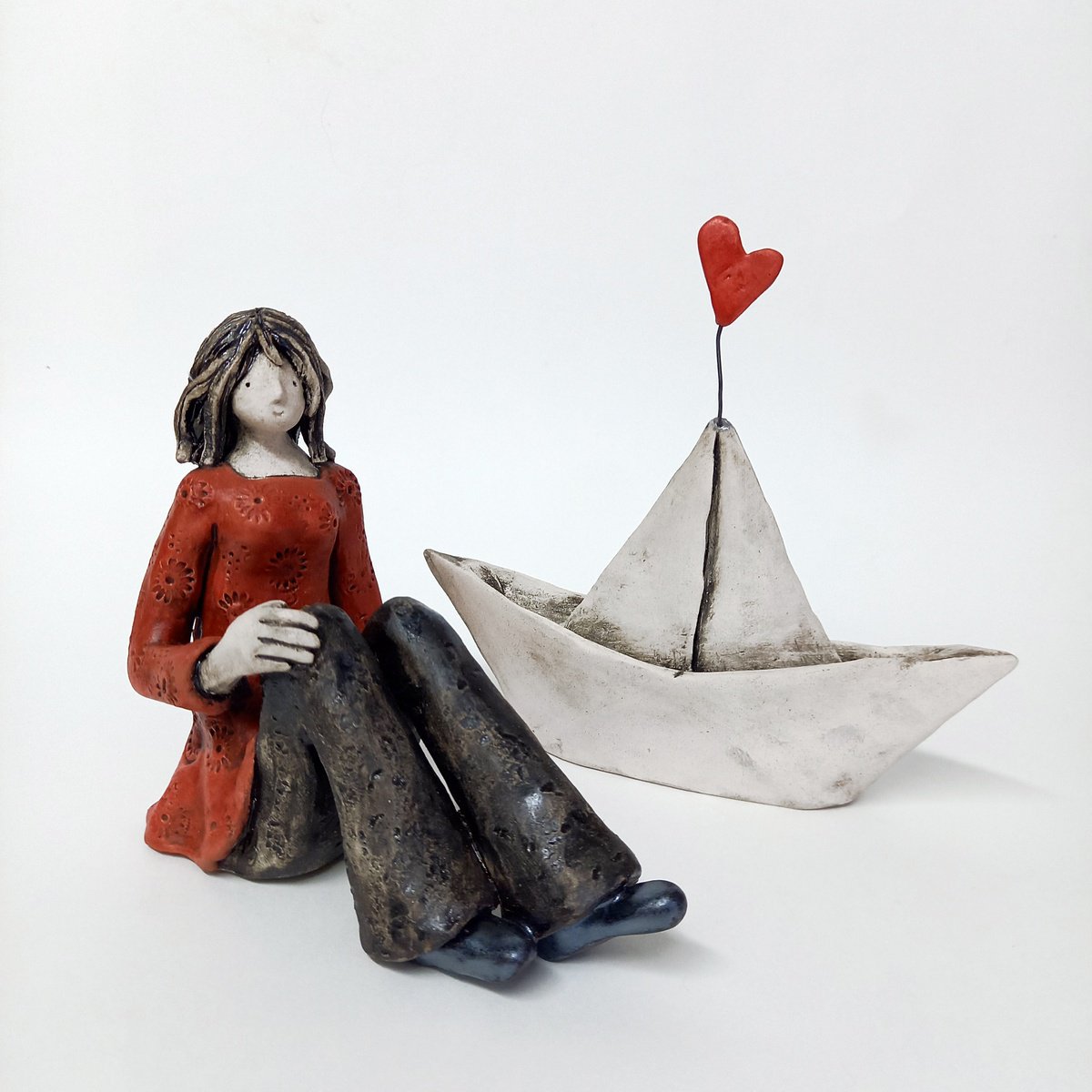 Follow your Heart. Ceramic sculpture by Izabell Nemechek