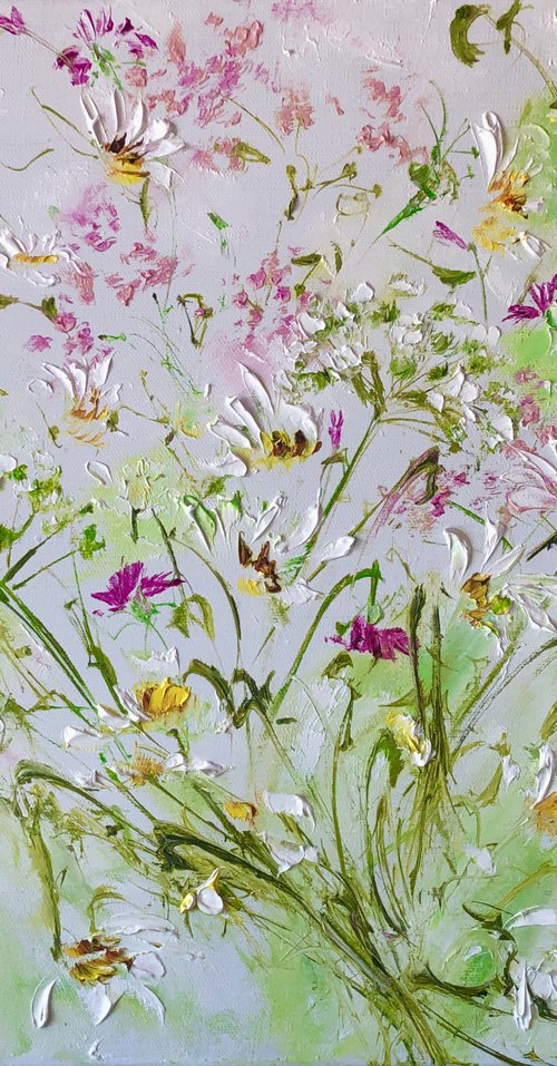 BREATH OF THE FIELDS - Delicate flowers. Daisies. Impasto. Flower painting. Abstraction. Bulk flowers. Texture. by Marina Skromova