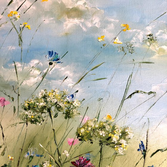 MOTLEY GRASS - Summer. Blooming meadow. Wildflowers. Landscape. Clouds. Wind. Sky. Daisies. Cornflowers.