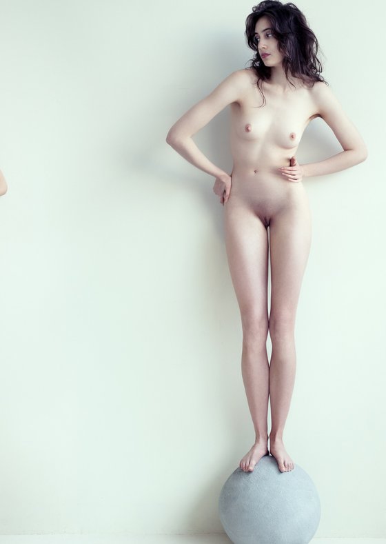 Girls and Balls. Nude.