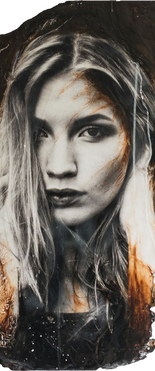 "Before you go" (60x60x3cm) - Unique portrait artwork on wood (abstract, portrait, gouache, original, painting, coffee, acrylic, oil, watercolor, encaustics, beeswax, resin, wood, fingerpaint) by Rouzbeh Tahmassian