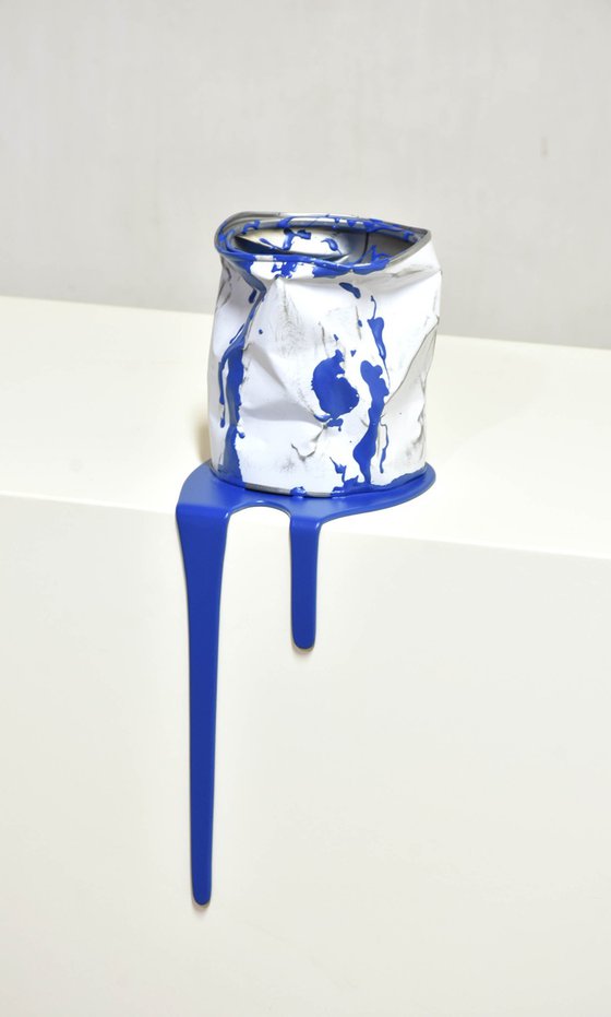 Le vieux pot de peinture bleu - 324