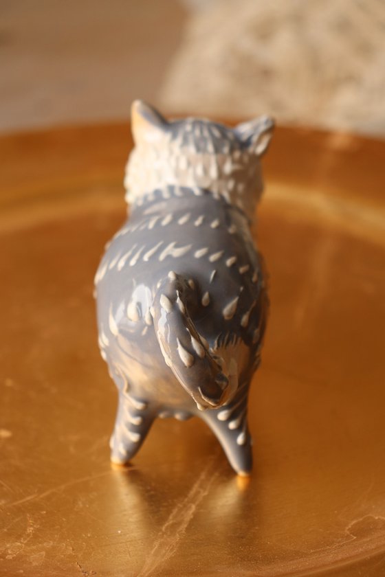 Grey Pussycat. Tiny sculpture by Elya Yalonetski