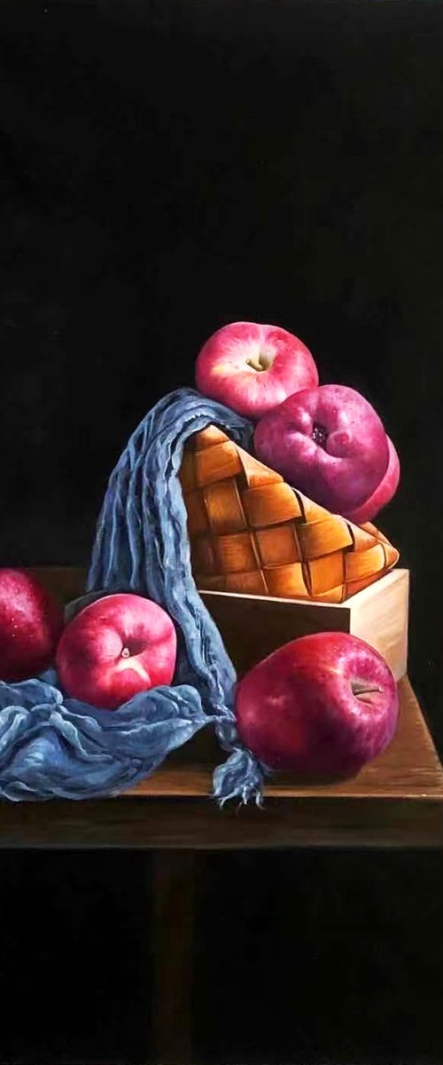 Still life:apples on the wooden table by Kunlong Wang