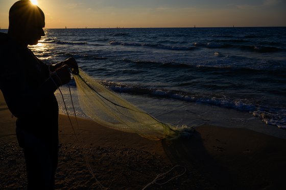 The fisherman III | Limited Edition Fine Art Print 1 of 10 | 75 x 50 cm