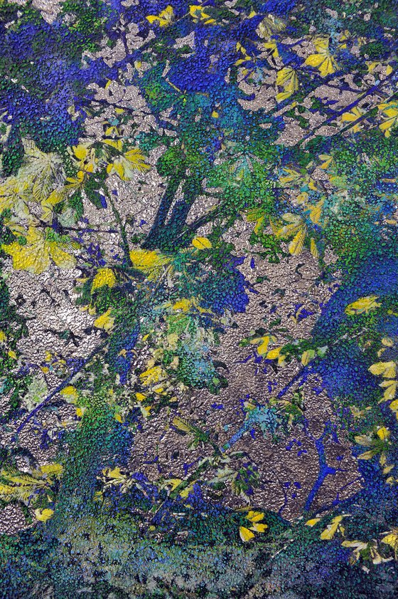 Yellow, green, blue & silver Chestnut.