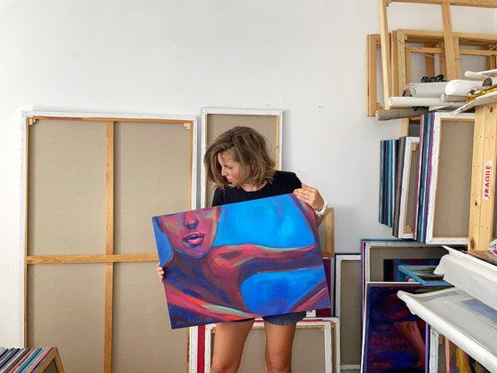 Sun Kissed Female Figure — It's Easy to Enjoy