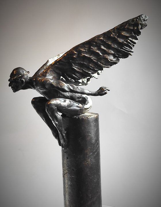 "Urban Angel I" Bronze sculpture 44x30x20cm.