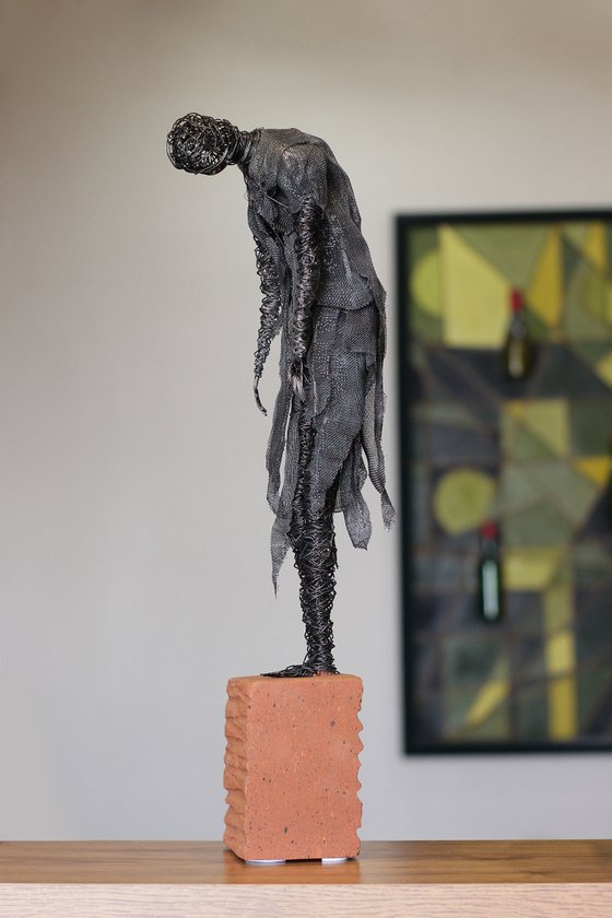 Disappointment (51x12x11 2.4kg iron, tufa)