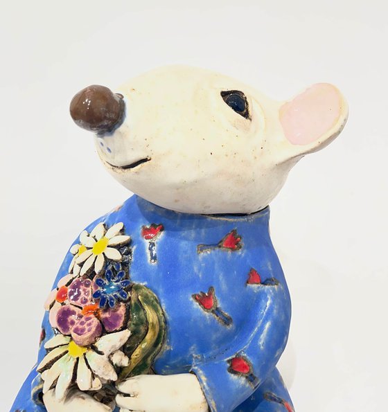 Sunlit Mouse Serenade