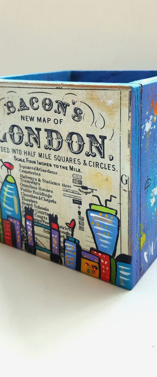 Futuristic Box London by Maria Luisa  Azzini