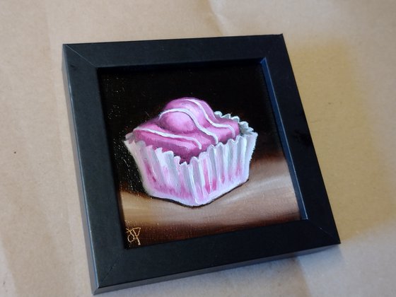 Little pink fancie cake still life