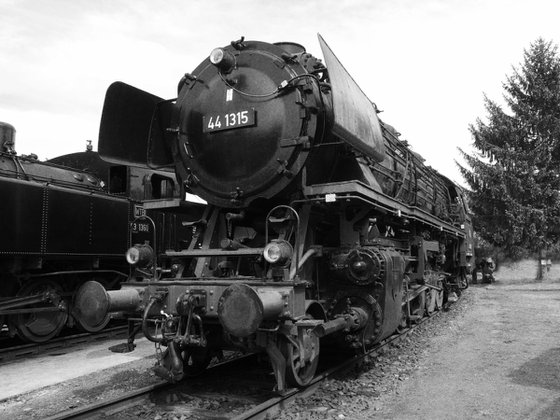 Old steam trains in the depot - print on canvas 60x80x4cm - 08373m2