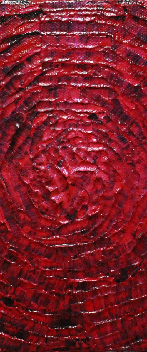 Small iridescent red shine by Jonathan Pradillon
