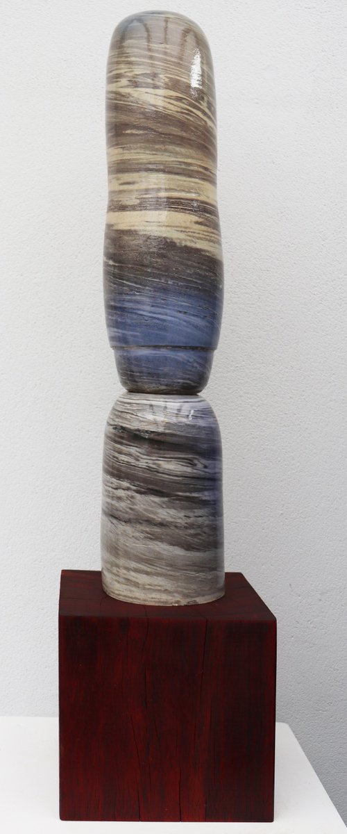 Abstract ceramic sculpture by Koen Lybaert