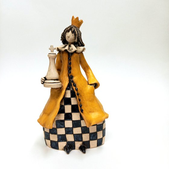 The  Chess Queen, ceramic sculpture by Izabell Nemechek