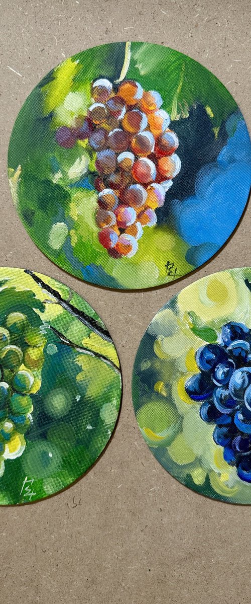 Grape triptych by Olena Hromova