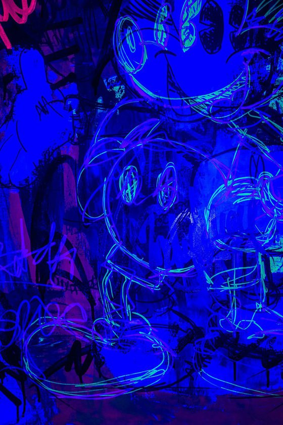 Mickey Mouse Street Art in pink, green black