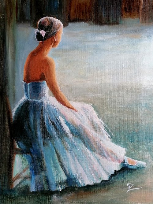 End of the day, ballet dancer by Susana Zarate