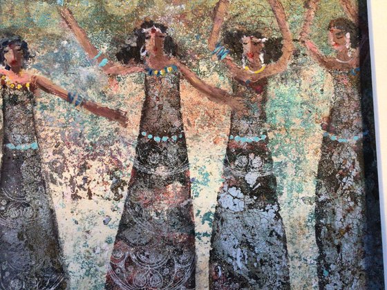 ANCIENT DANCING GIRLS