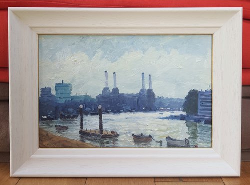 London Battersea and the Thames by Roberto Ponte