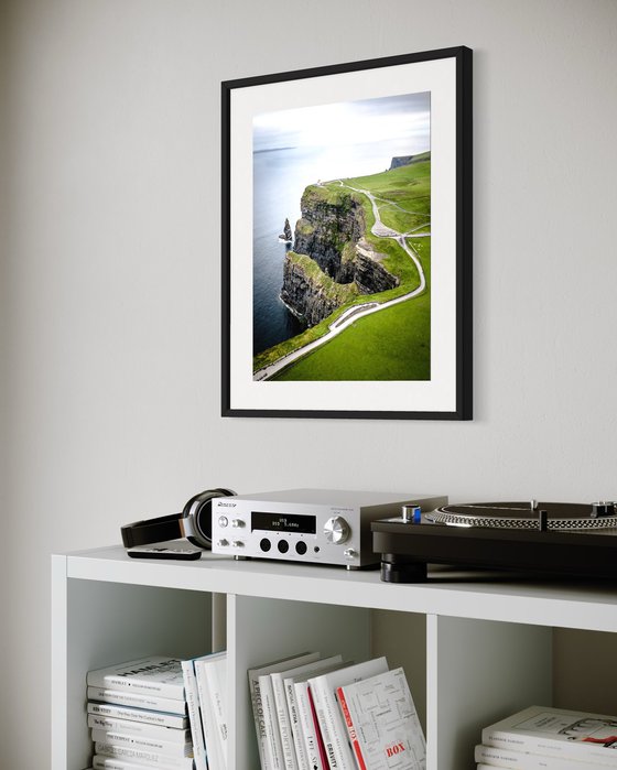 SPECTACULAR CLIFF II