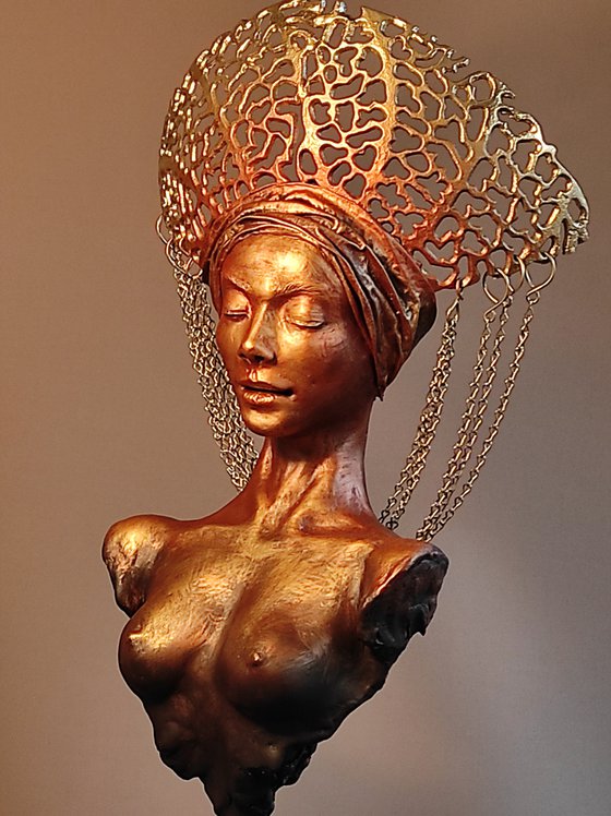 "Aya Goddess" Mixed media sculpture. 68x38x25cm.