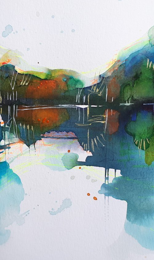 Green reflection begin to Orange by Simon Tünde