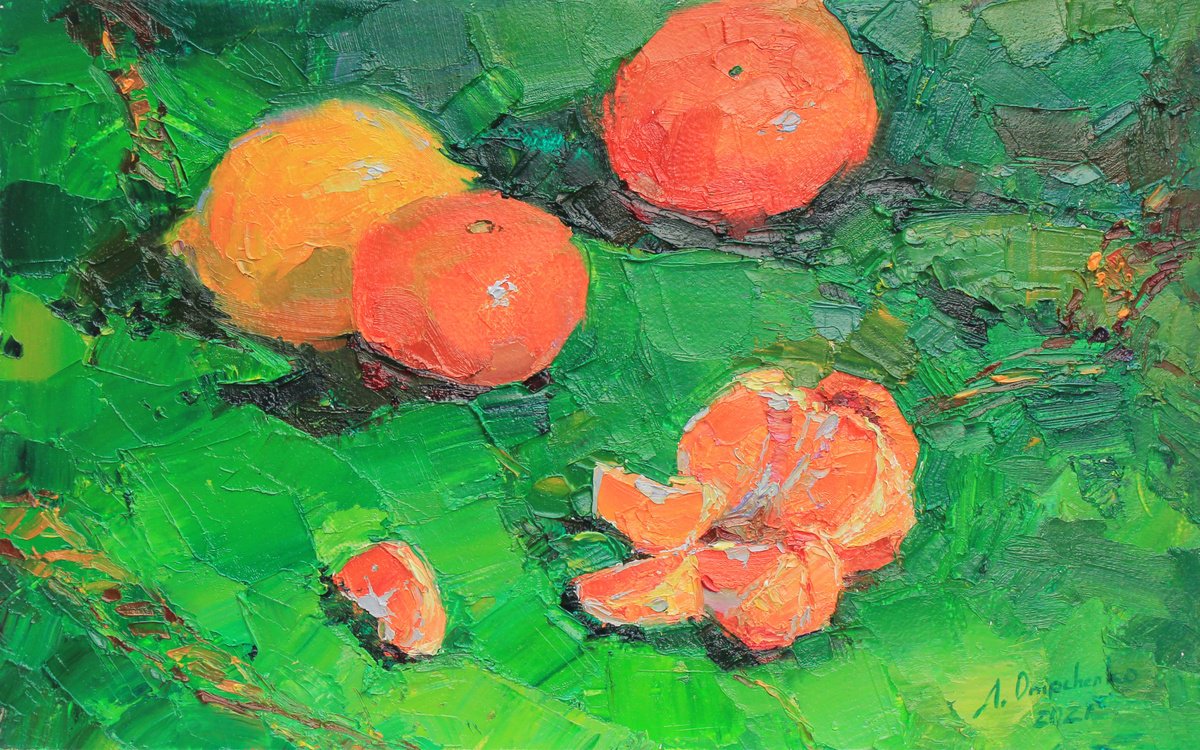 Tangerines on green by Alisa Onipchenko-Cherniakovska