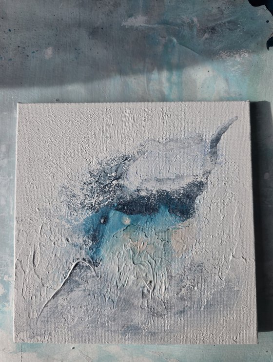 White Little story VI