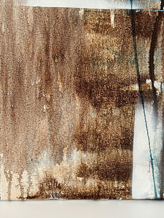 Aligned Tension.Textured Modern