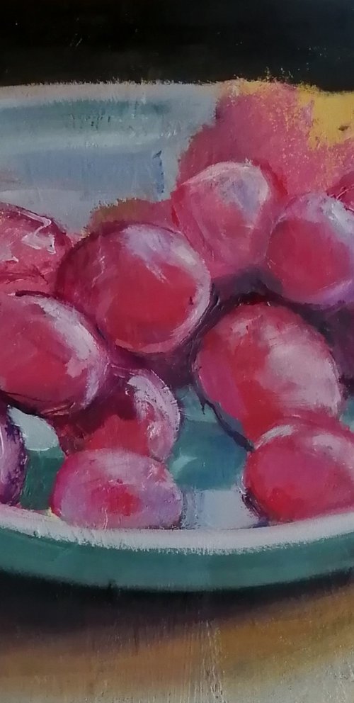 Grapes on a plate by Rosemary Burn