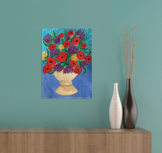 Bouquet of poppies and tulips