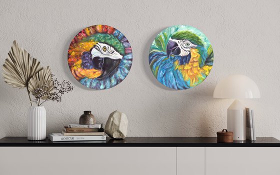 Diptych round parrots