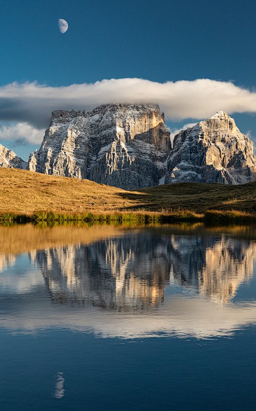 The reflected mountain by Andrea Sagui