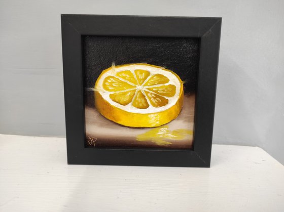 Little lemon slice still life