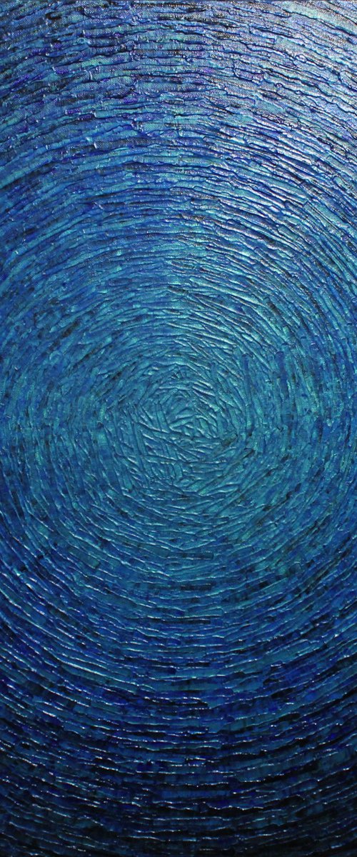 Iridescent gray blue shine by Jonathan Pradillon