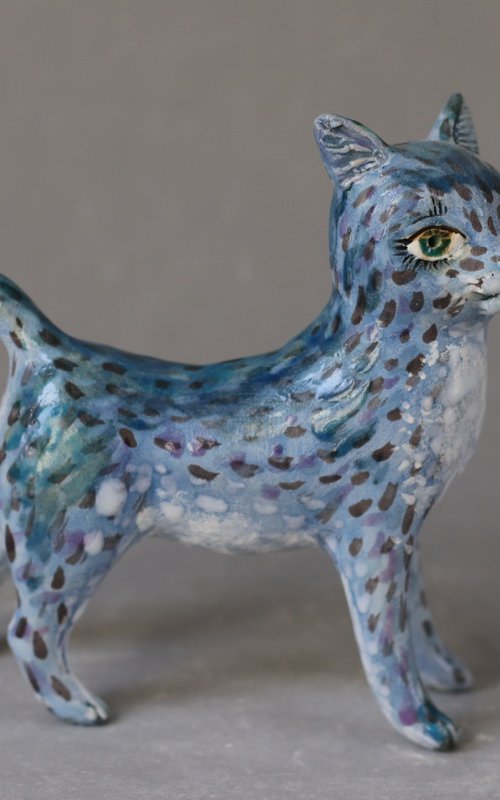 Cat in Blue. Ceramic OOAK sculpture. by Elya Yalonetski