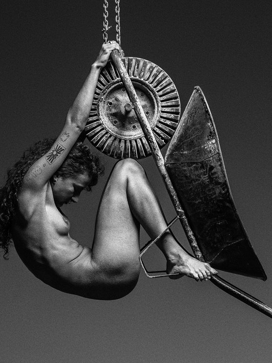Pendulum II. - Art Nude Photo