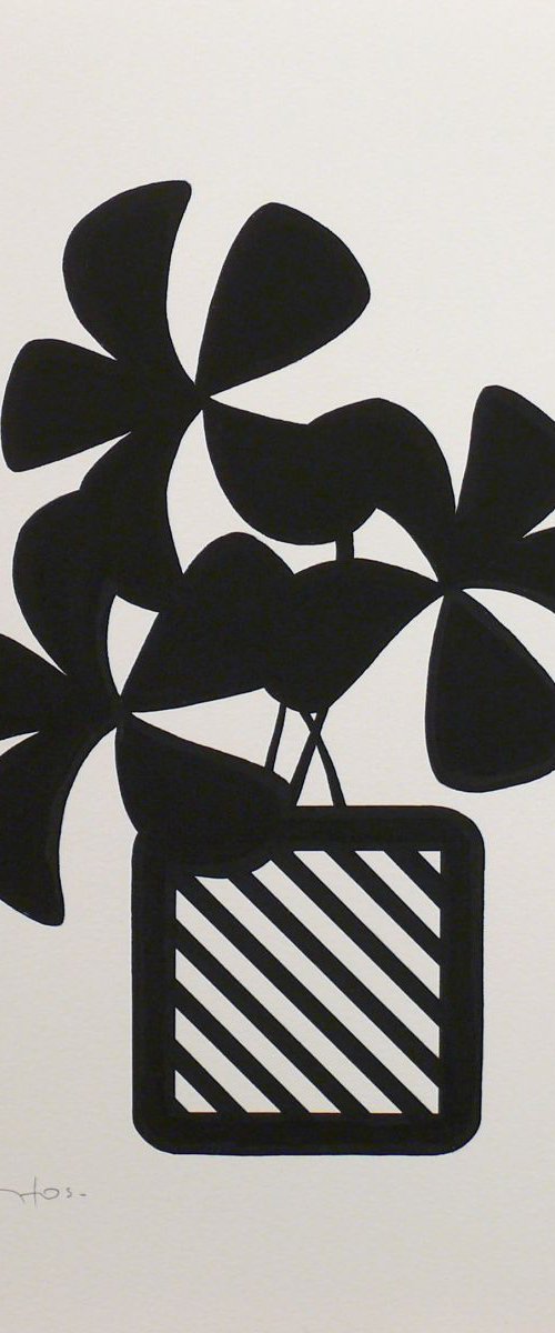 Three black flowers with pot 03 -  Tehos by Tehos
