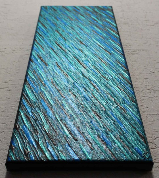 Iridescent gray blue knife texture