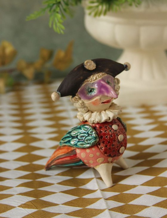 Little Nosy bird. Ceramic sculpture