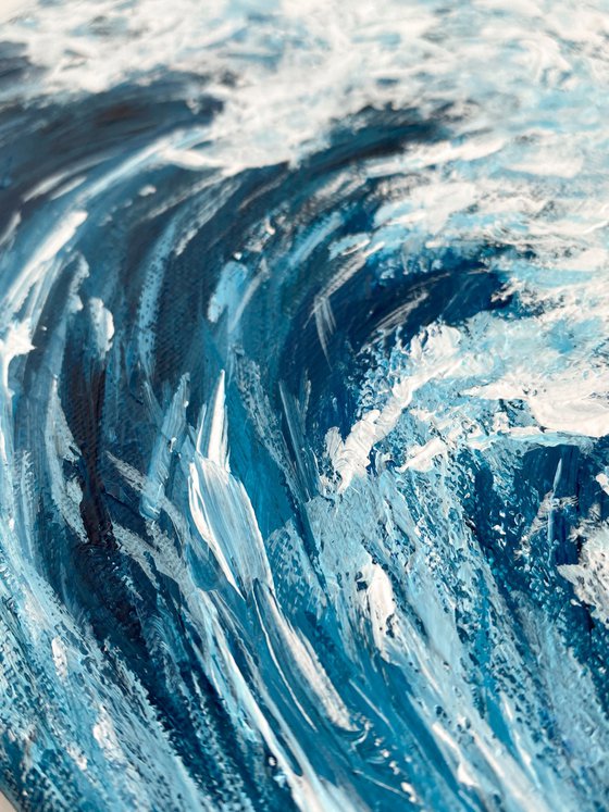 Blue Ocean Coastal Wave